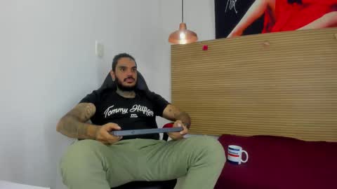 Snapshot of dhamian_wolf_hunter chatting on November 28, 8:55 pm dhaian online show from November 28, 8:55 pm