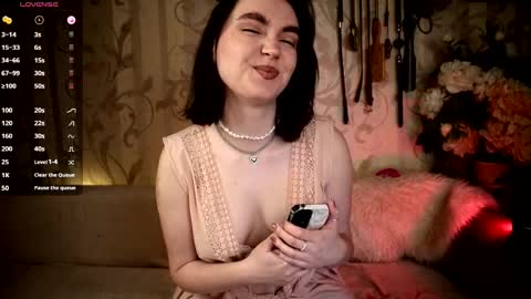 Snapshot of dia__diana chatting on February 27, 8:17 am Diana Di Honey online show from February 27, 8:17 am