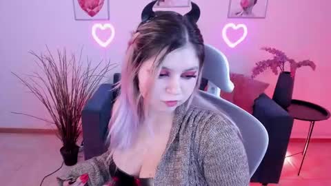 Dia online show from February 11, 3:18 pm