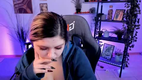 Dia online show from March 1, 11:47 pm