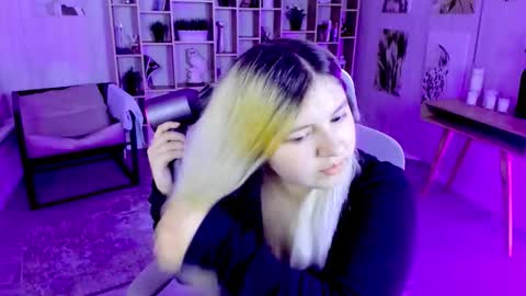 Dia online show from September 19, 9:26 pm