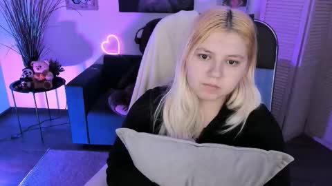 Dia online show from November 28, 9:06 pm