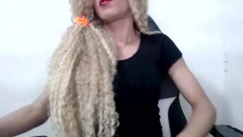 Snapshot of diabla_sexy22cm chatting on December 5, 12:58 pm diabla_sexy22cm online show from December 5, 12:58 pm