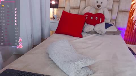 Snapshot of diamond_canela chatting on January 18, 12:04 pm diamond_canela online show from January 18, 12:04 pm