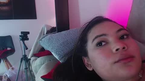 Snapshot of diamond_canela chatting on February 26, 10:47 am diamond_canela online show from February 26, 10:47 am