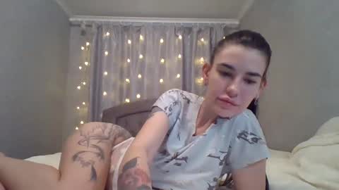 Snapshot of diamond_dana chatting on December 23, 12:14 am Diamond Dana online show from December 23, 12:14 am