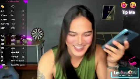 Snapshot of diamond_foxy chatting on December 10, 3:01 pm Wency online show from December 10, 3:01 pm