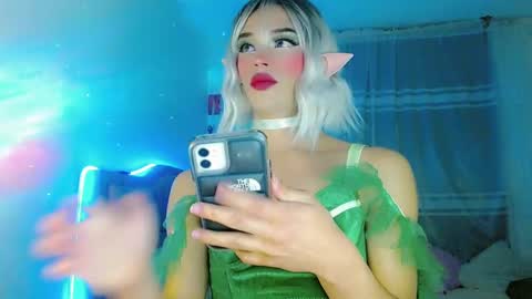 Snapshot of diamond_hott1 chatting on December 9, 7:28 am AmayaGirl online show from December 9, 7:28 am