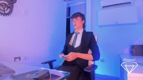 Snapshot of diamond_piarce chatting on November 16, 3:45 am Diamond online show from November 16, 3:45 am