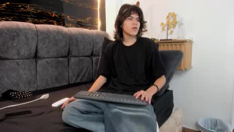 diamond_twink online show from March 20, 1:49 pm