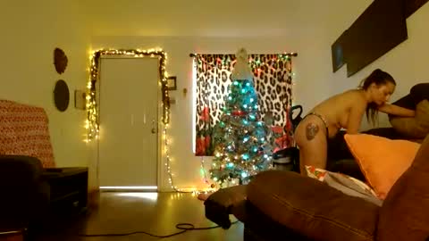 Snapshot of diamondmonroexo chatting on December 1, 6:13 pm DiamondMonroeXo online show from December 1, 6:13 pm