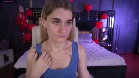 DiamondNina online show from February 24, 8:40 pm