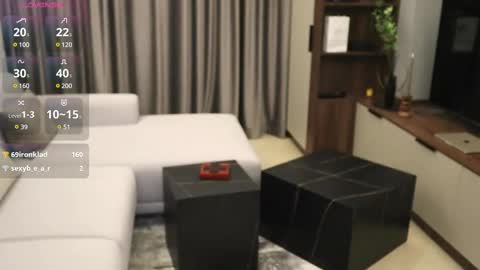 Snapshot of diamondpixie chatting on February 21, 11:21 pm Iris online show from February 21, 11:21 pm