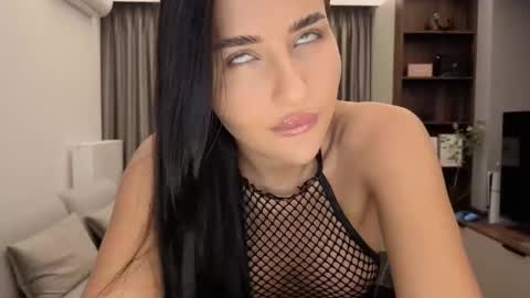 Snapshot of diamondpixie chatting on October 6, 7:44 pm Iris online show from October 6, 7:44 pm