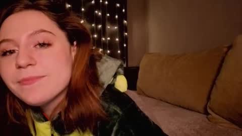 Snapshot of diana_floweri chatting on December 15, 1:10 am Diana online show from December 15, 1:10 am