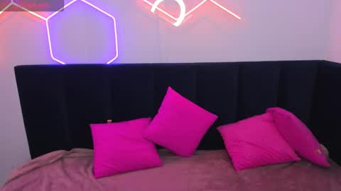 Snapshot of diana_garrett chatting on November 8, 5:18 am Diana online show from November 8, 5:18 am