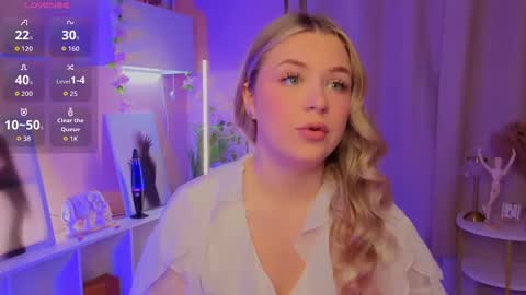 Snapshot of diannedibartolo chatting on October 23, 7:34 pm diannedibartolo online show from October 23, 7:34 pm