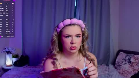 Snapshot of diannedibartolo chatting on December 2, 6:08 am diannedibartolo online show from December 2, 6:08 am