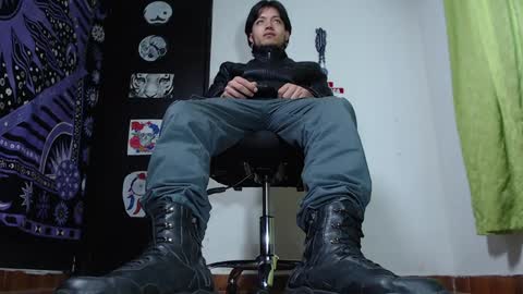 Snapshot of dicaprioo_ chatting on December 5, 6:00 pm DICAPRIO online show from December 5, 6:00 pm