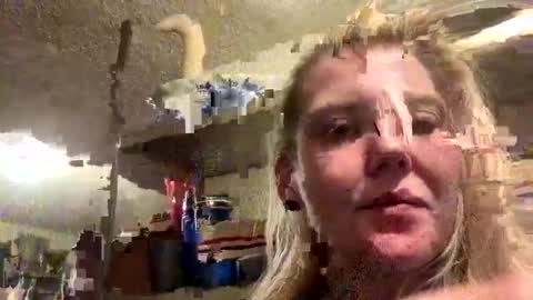 Snapshot of dickeddownsouth chatting on October 28, 9:24 am Beau online show from October 28, 9:24 am