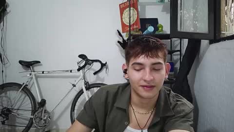 Snapshot of diegorogue_ chatting on December 29, 10:03 pm Diego rogue online show from December 29, 10:03 pm