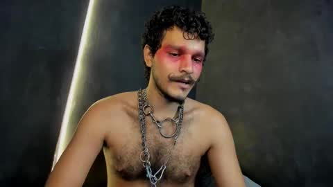 Snapshot of diemond_latinx98 chatting on November 27, 6:32 pm diemond_latinx98 online show from November 27, 6:32 pm