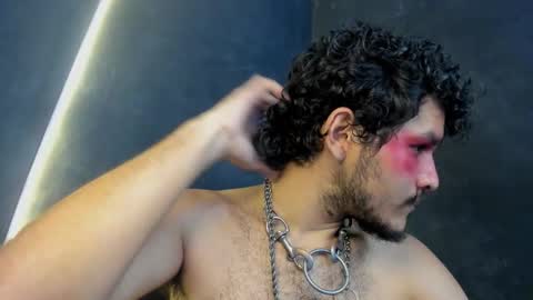 Snapshot of diemond_latinx98 chatting on December 4, 5:10 pm diemond_latinx98 online show from December 4, 5:10 pm