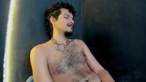 Snapshot of diemond_latinx98 chatting on December 13, 8:04 pm diemond_latinx98 online show from December 13, 8:04 pm