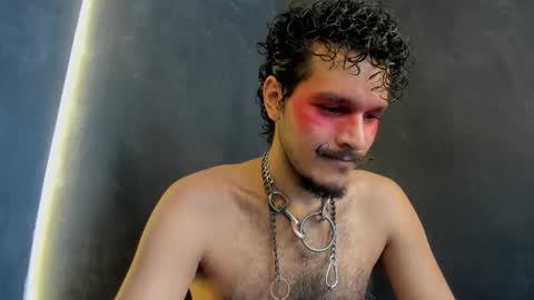 Snapshot of diemond_latinx98 chatting on December 15, 4:22 pm diemond_latinx98 online show from December 15, 4:22 pm