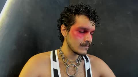 Snapshot of diemond_latinx98 chatting on December 18, 6:36 pm diemond_latinx98 online show from December 18, 6:36 pm