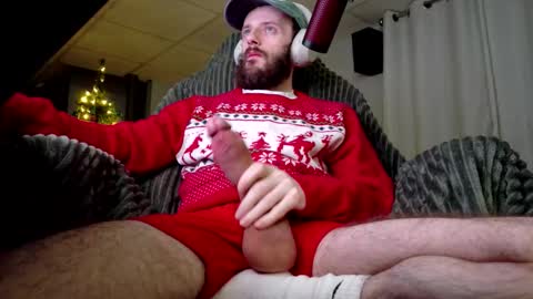 Snapshot of digbicknik chatting on December 16, 3:00 am digbicknik online show from December 16, 3:00 am