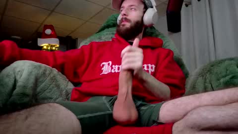 Snapshot of digbicknik chatting on December 18, 2:17 am digbicknik online show from December 18, 2:17 am