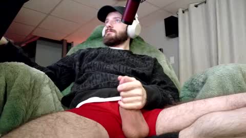 Snapshot of digbicknik chatting on February 1, 2:10 am digbicknik online show from February 1, 2:10 am