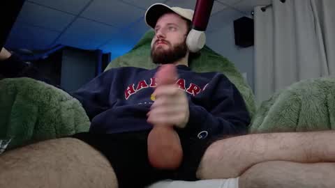 Snapshot of digbicknik chatting on February 19, 2:07 am digbicknik online show from February 19, 2:07 am