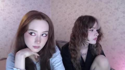 Hi im Alice 3 Im usualy online 03-10 or 17-21 UTC0 online show from February 6, 12:30 pm