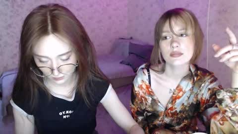 Hi im Alice 3 Im usualy online 03-10 or 17-21 UTC0 online show from March 10, 2:16 am