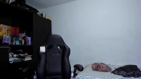 diiego_xxx online show from April 18, 9:57 am