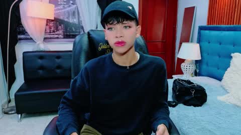 Snapshot of dilan_911 chatting on May 17, 7:32 pm DILAN online show from May 17, 7:32 pm