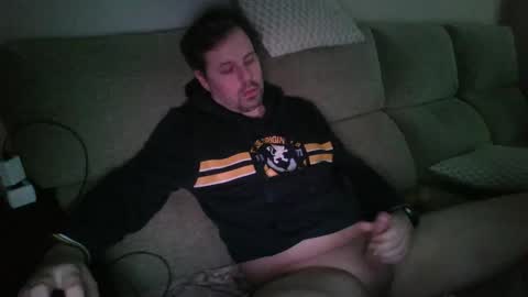 dili999 online show from December 6, 8:15 am