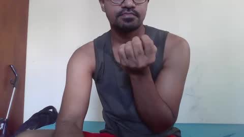 Snapshot of dilip_09 chatting on December 24, 2:32 am dilip_09 online show from December 24, 2:32 am