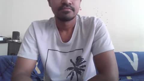 Snapshot of dilip_09 chatting on January 15, 2:27 am dilip_09 online show from January 15, 2:27 am
