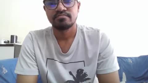 Snapshot of dilip_09 chatting on September 25, 5:00 am dilip_09 online show from September 25, 5:00 am