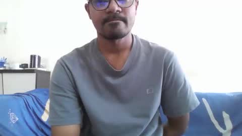 Snapshot of dilip_09 chatting on October 8, 2:53 am dilip_09 online show from October 8, 2:53 am