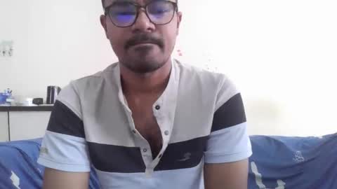 Snapshot of dilip_09 chatting on October 27, 2:59 am dilip_09 online show from October 27, 2:59 am