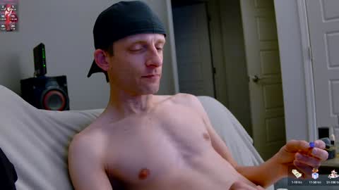 Snapshot of dilldough405 chatting on January 6, 4:58 am Dilldough405 online show from January 6, 4:58 am