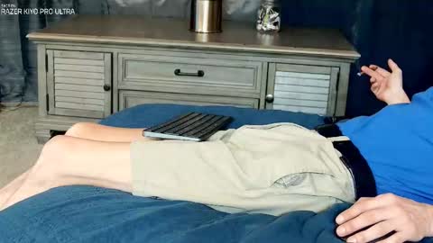 Snapshot of dilldough405 chatting on October 18, 3:24 pm Dilldough405 online show from October 18, 3:24 pm