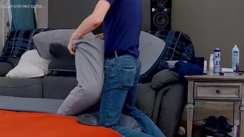 Snapshot of dilldough405 chatting on October 23, 11:57 pm Dilldough405 online show from October 23, 11:57 pm