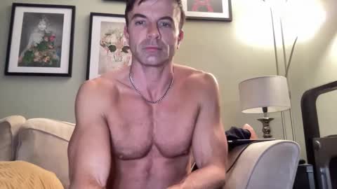 Snapshot of dillonwilde chatting on January 23, 8:35 pm Dillon online show from January 23, 8:35 pm