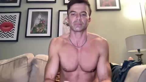 Snapshot of dillonwilde chatting on February 18, 9:20 pm Dillon online show from February 18, 9:20 pm