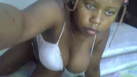 Snapshot of dime010 chatting on February 1, 10:34 pm dime online show from February 1, 10:34 pm